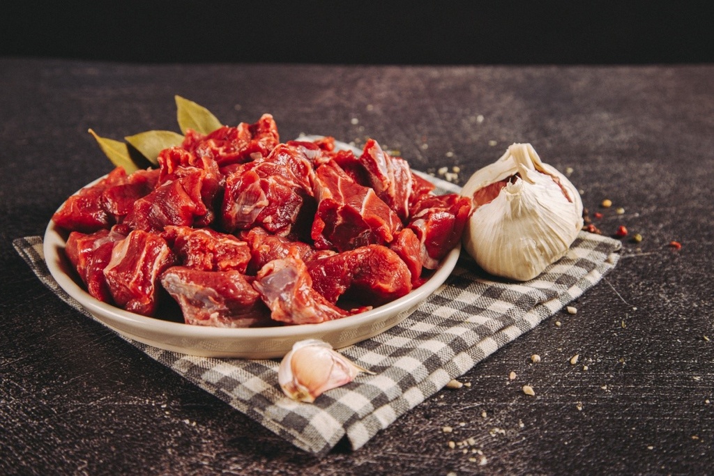 Dados para estofar Angus kg